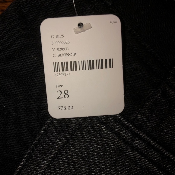 Free people size 28 shorts, tag still on! - Picture 3 of 3